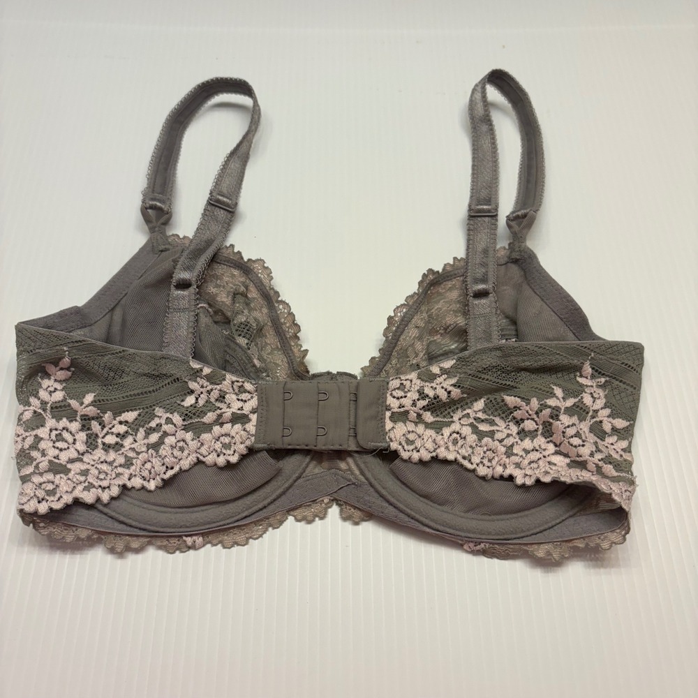 Wacoal Embrace Lace Underwire Bra Womens 32DD Floral Grey Pink 65191 Lingerie - Picture 2 of 4